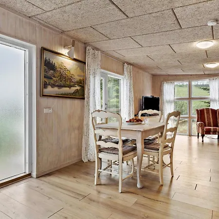 Lovely In With Kitchen * Ugerlose